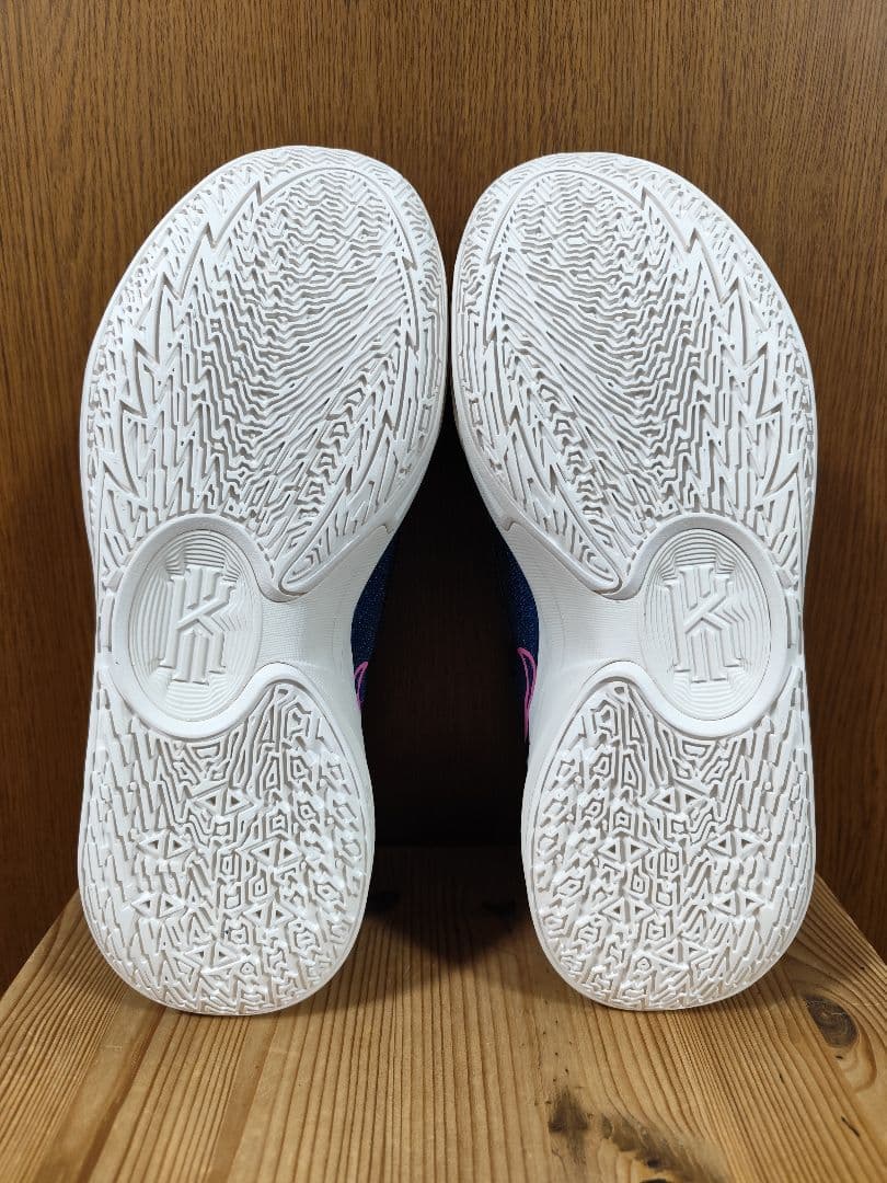 シ*ン様 Nike Kyrie Low5　ナイキ　カイリーロー5　27.0cm