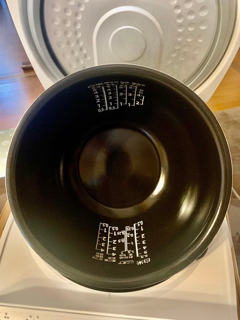 TOSHIBA IH炊飯器 RC-10HW １回使用