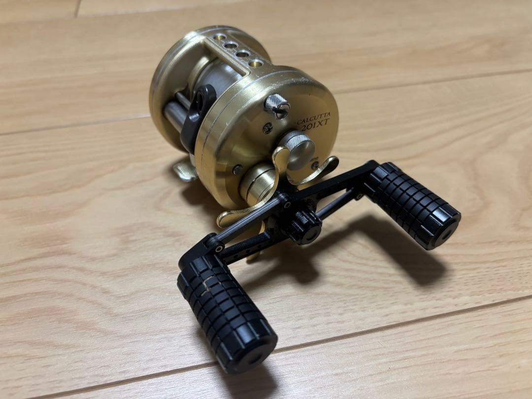 カルカッタ201XT （カスタムハンドル）