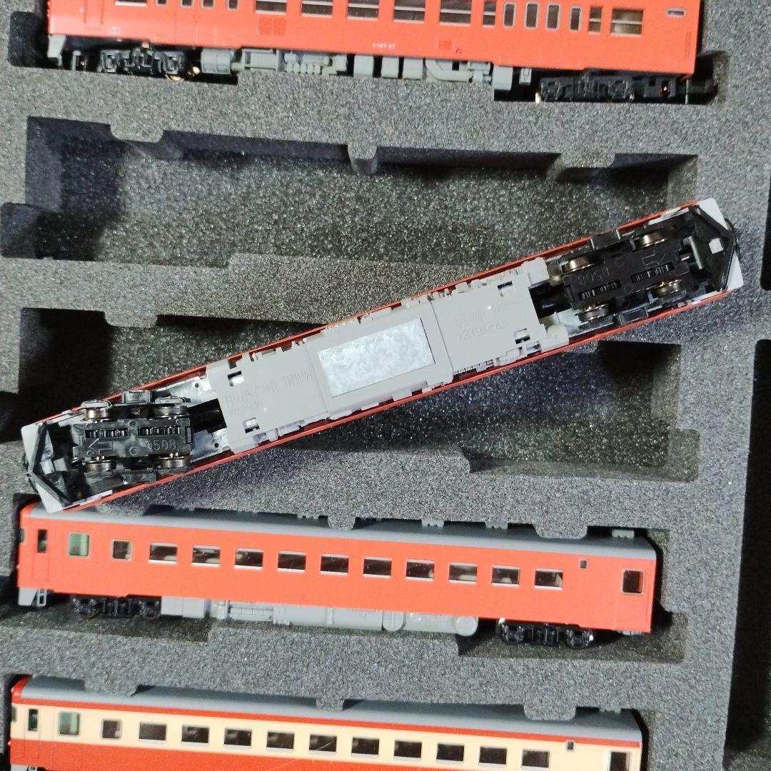 064 Nゲージ鉄道模型 4両編成 赤とクリーム