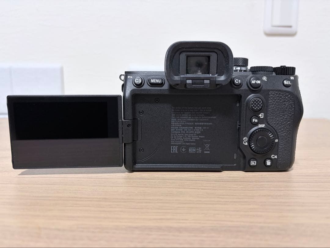 Sony A7 IV ILCE 7M4/B ボディ　カメラ　ソニー