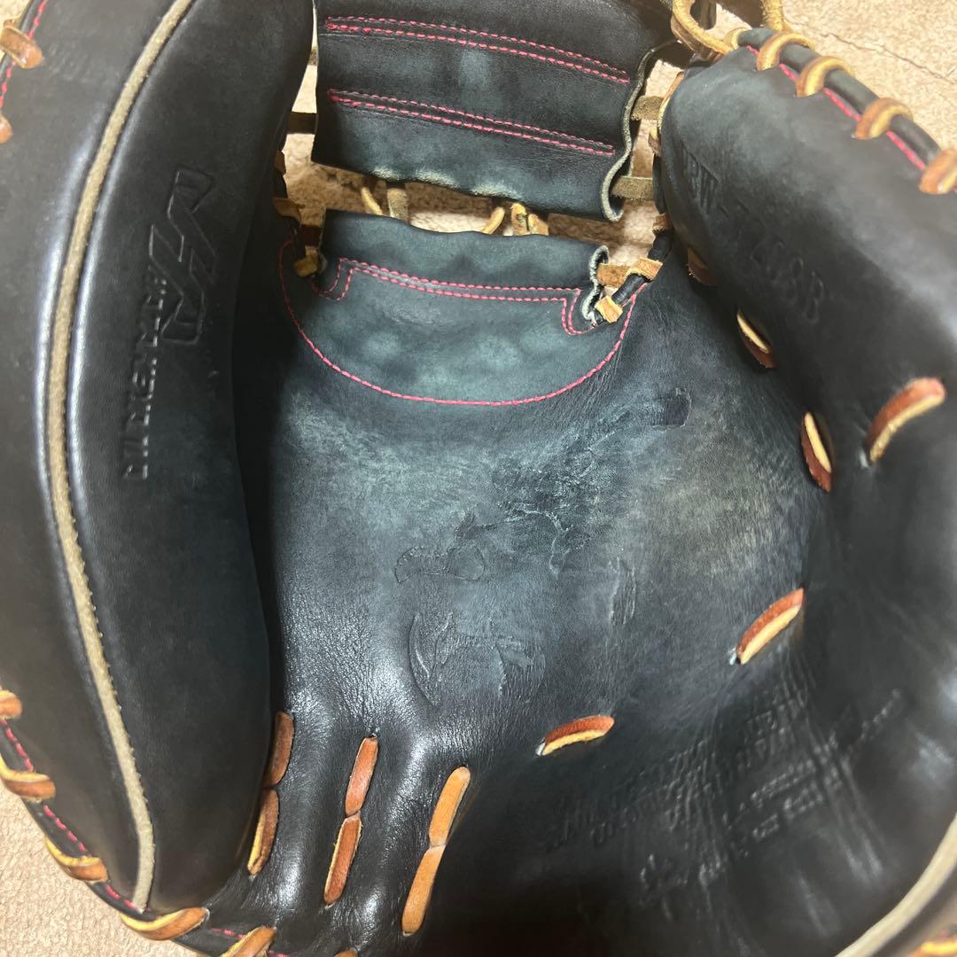 ハタケヤマ　キャッチャー用グローブ 黒/赤