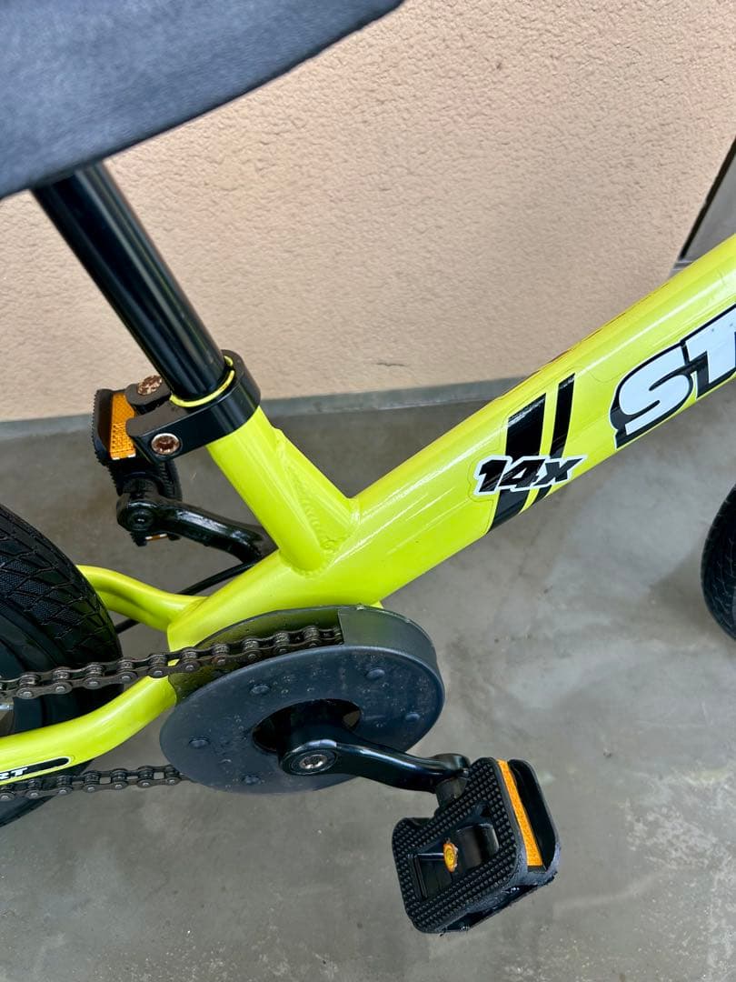 k*0様 ストライダー　14x ライムイエロー