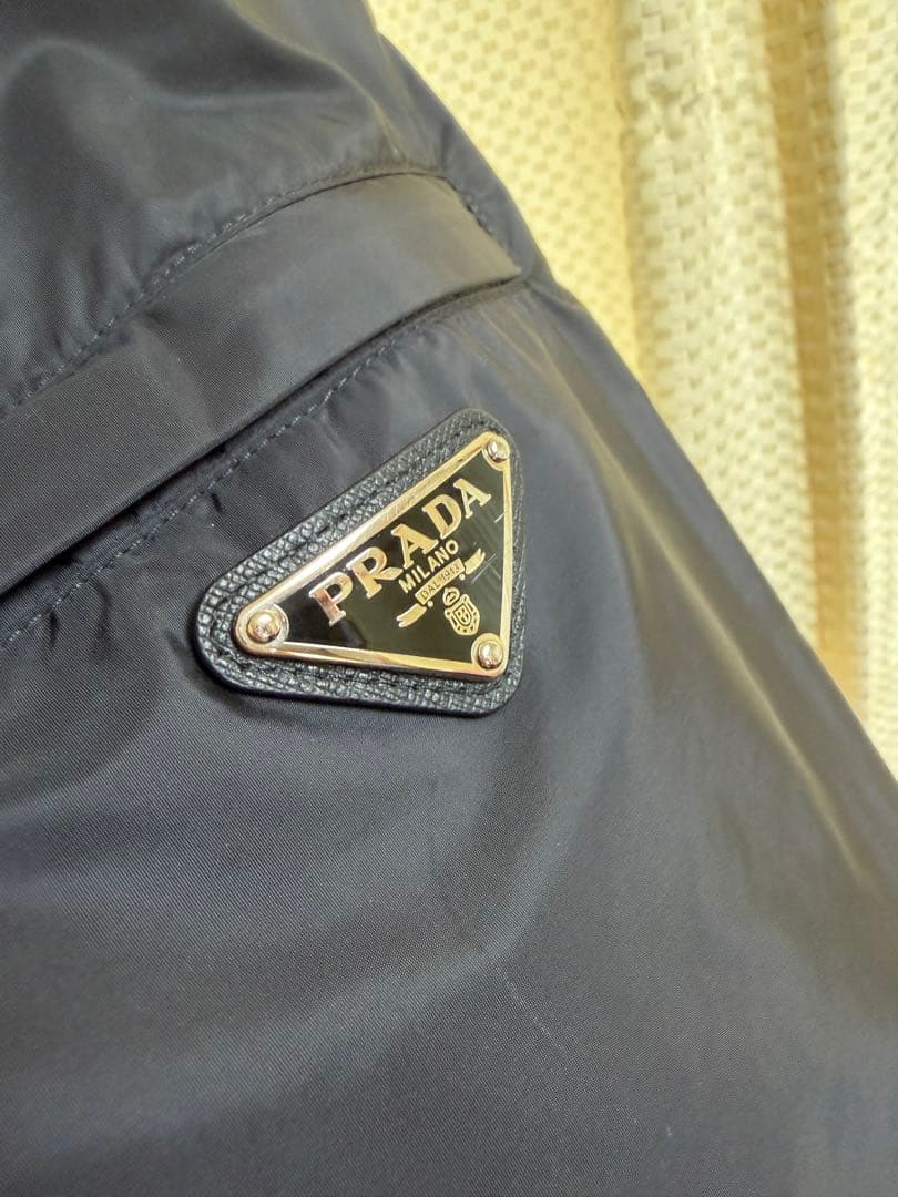 プラダ　ナイロンジャケット　トライアングルプレート 48