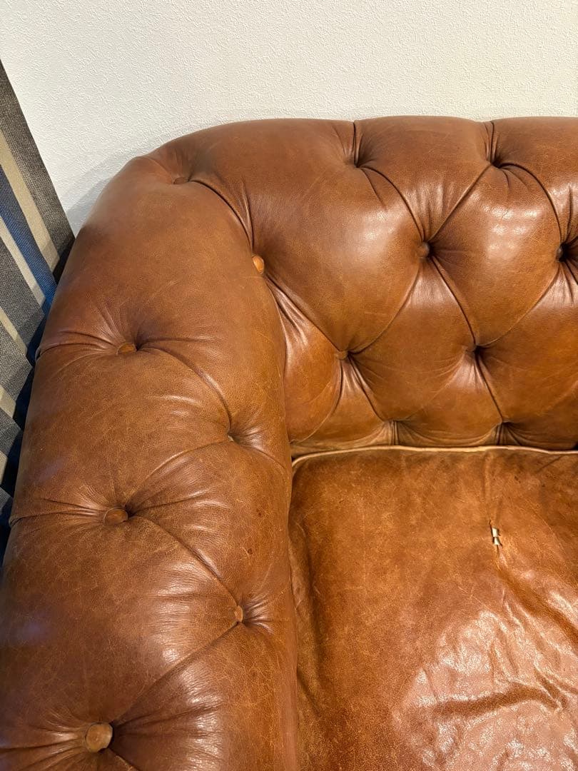 Eiji　ブラウンレザー チェスターフィールドソファ