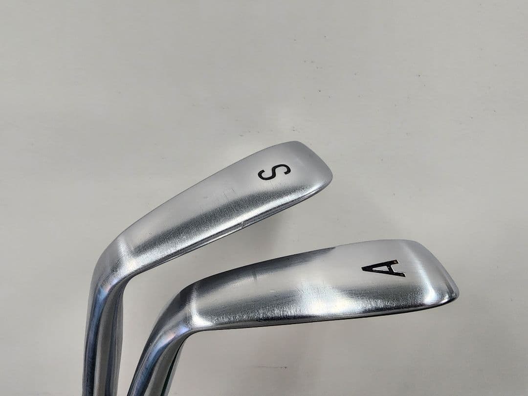 テーラーメイド Qi アイアン AW　SW　カーボンシャフト　2本セット