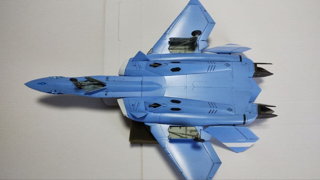 プラモデル完成機　1/72　VF-11Bと、VF-22Sの2機セット