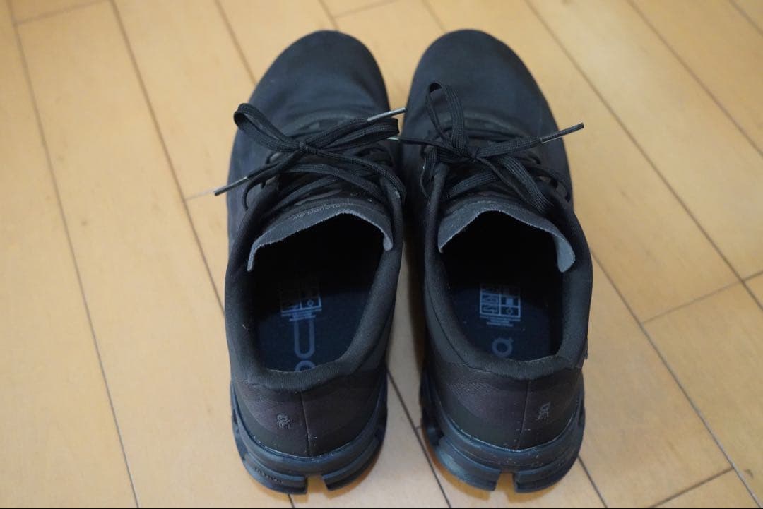 On オン Cloudflow 4 IKON Black 26.5cm