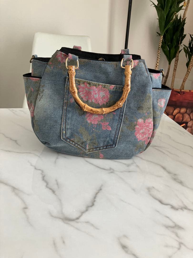 802 ✿ いちご ✿　花柄デニムリメイクバック　ハンドメイド2点