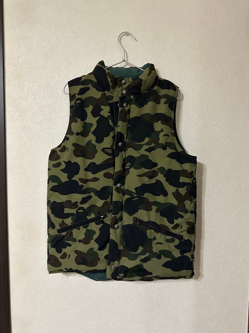 期間限定お値下げ中！ A BATHING APE リバーシブルダウンベスト