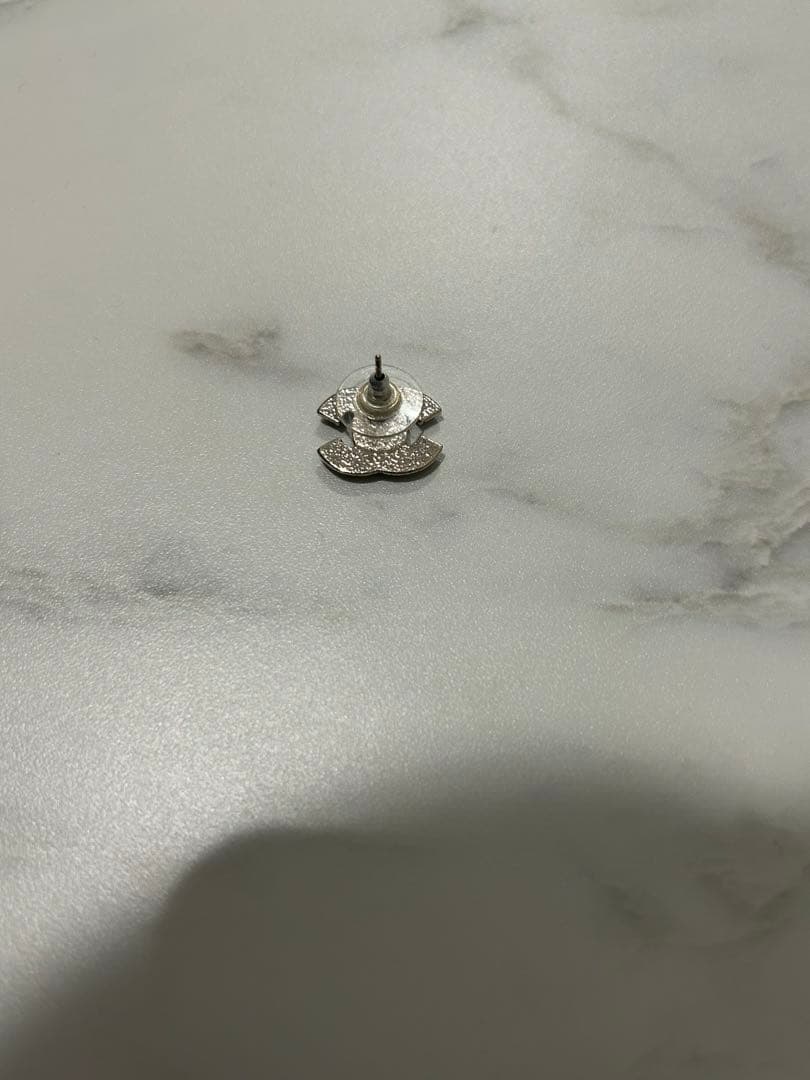 CHANEL シルバー ロゴデザイン ピアス片耳のみ