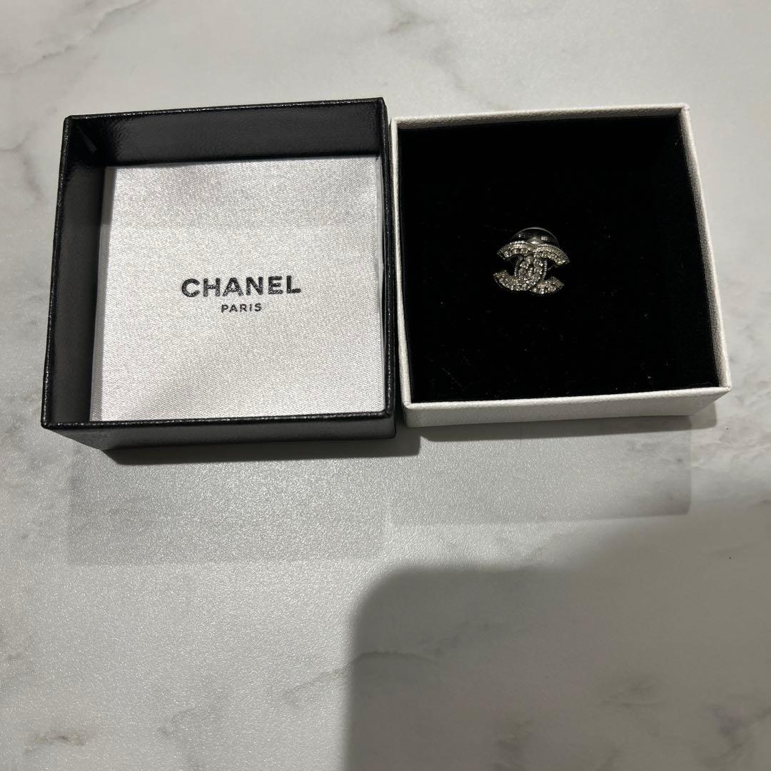 CHANEL シルバー ロゴデザイン ピアス片耳のみ