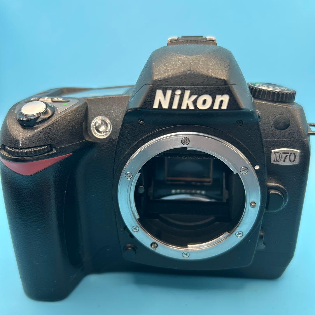 Nikon D70 超美品 ズームレンズ4本付属デジタル一眼 ベタ付き等全く無し