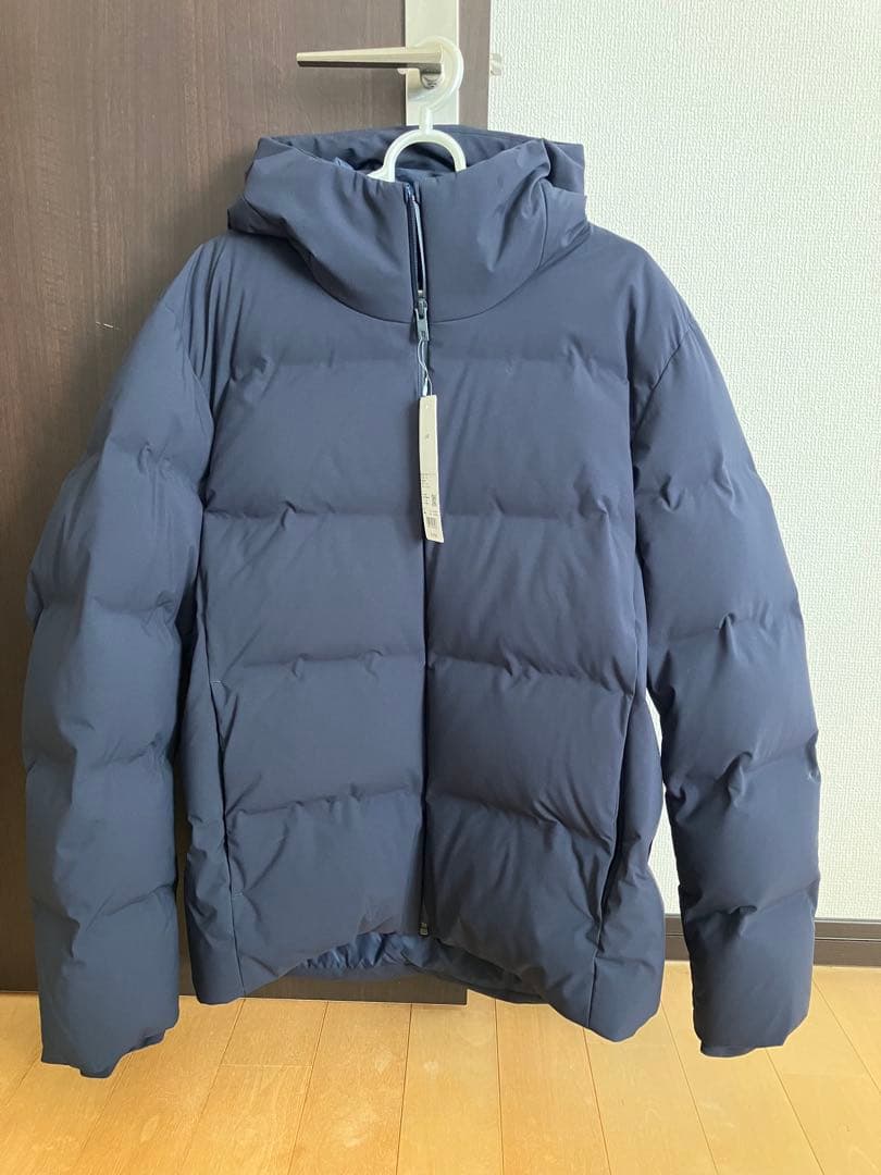 新品未使用 ユニクロ シームレスダウンパーカ Lサイズ ネイビー