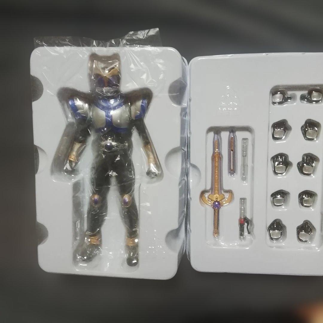 仮面ライダー クウガ　タイタンフォーム　フィギュア