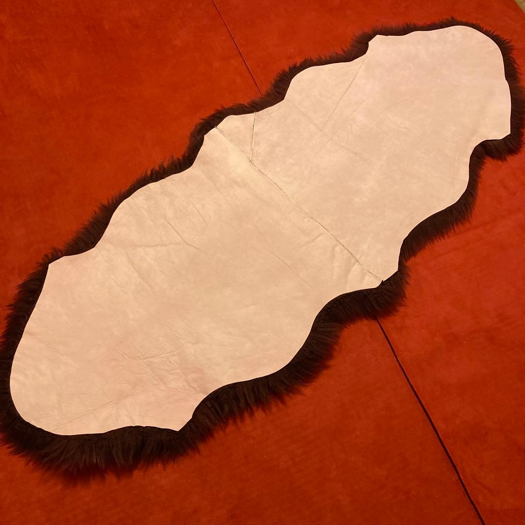 《新品・未使用》ムートンラグ 約170cm x 70cmワインレッド