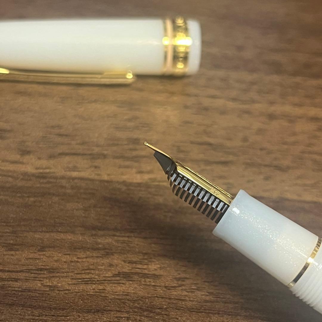 2/22まで値下げ セーラー万年筆 四季織 雪月空葉 名月 中細