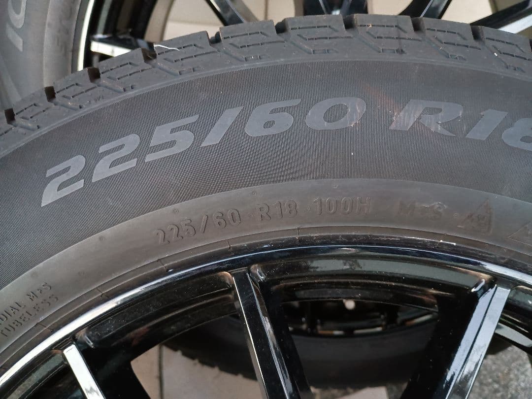 225/60R18 スタッドレスホイールセット　美品バリ山　ハリアーＲＡＶ4に！