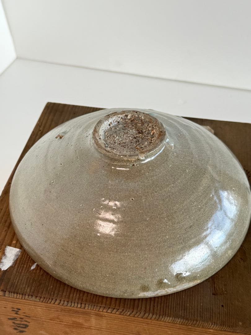 古代　高麗青磁　白泥象嵌　木箱付　直径18.8㎝