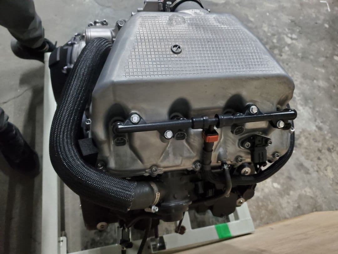 カワサキ エンジン　1000cc ほぼ未使用 H2 Kawasaki