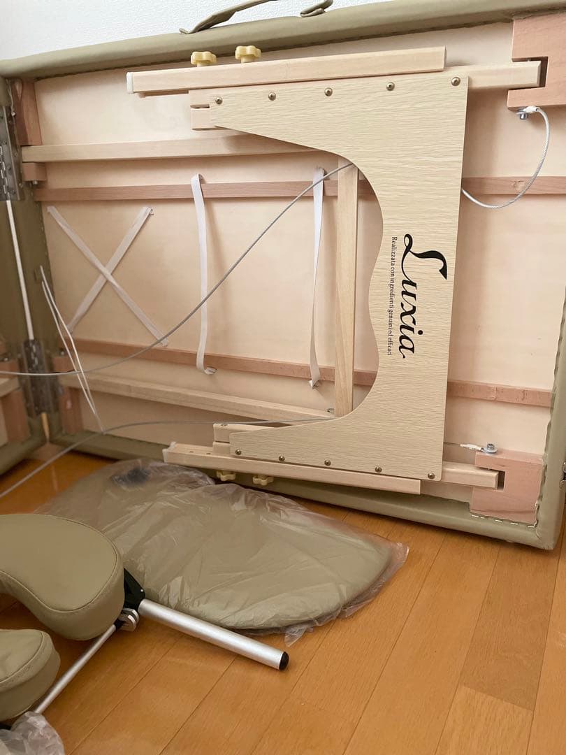 美品　高級木製ポータブルベッドセット マッサージベッド エステベッド 折りたたみ