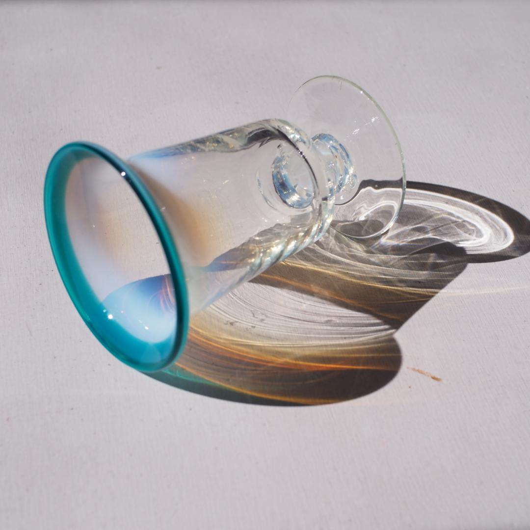 氷コップ ベル型 乳白ぼかし 青 / 明治 大正