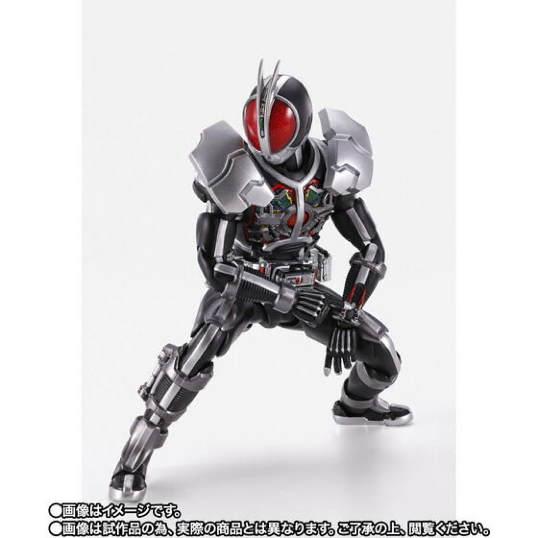 S.H.Figuarts（真骨彫製法） 仮面ライダーファイズ　アクセルフォーム