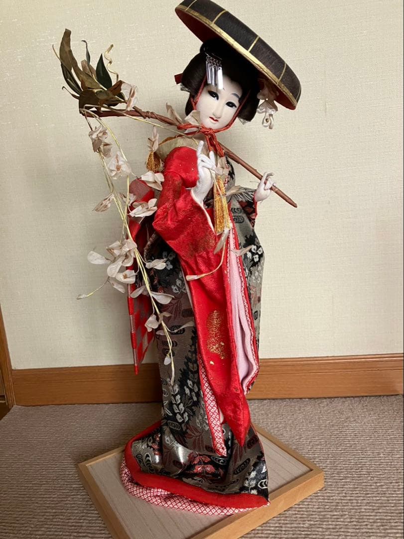 日本人形　藤娘　傘を持つ赤と黒の日本人形　アンティーク　レトロ　ヴィンテージ