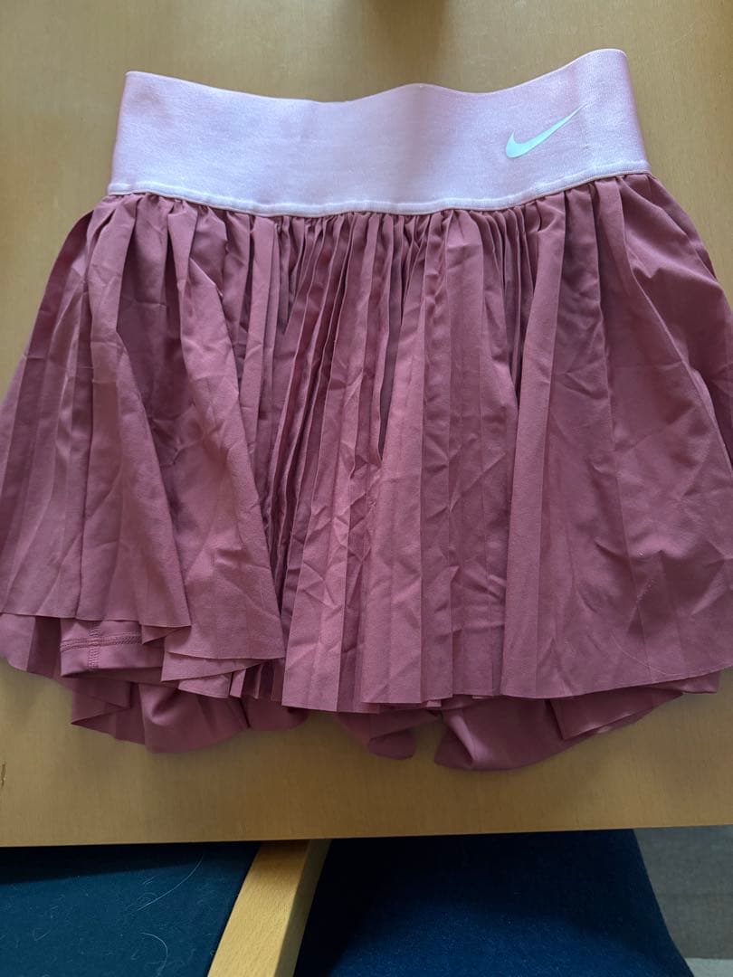 Nike ピンク プリーツスカート とトップスセット