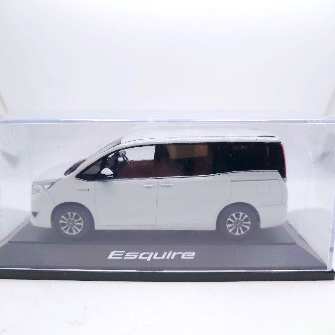 1/30 トヨタ エスクァイア Esquire 後期 カラーサンプル ホワイト