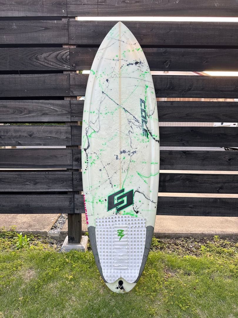 COLE ショートボード カーブボール　ホワイト・グリーン