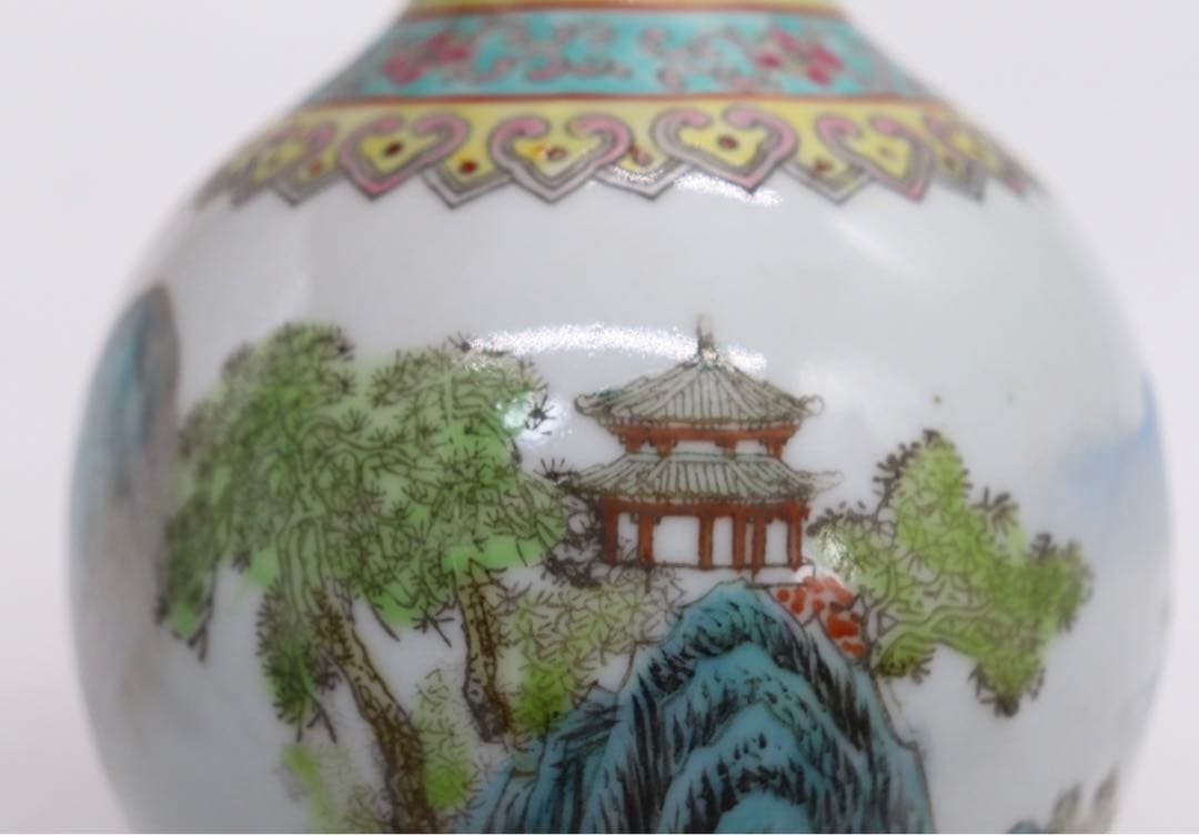 中国　粉彩　山水紋長頸瓶ペア　送料込み0406