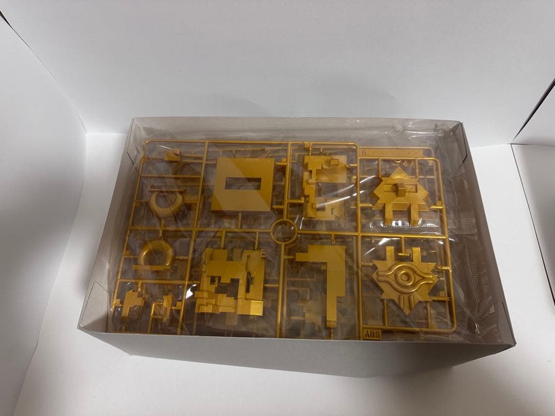 遊戯王　千年パズル　黄金櫃　プラモデル