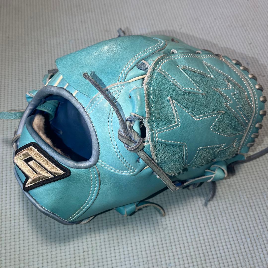 硬式投手用グローブ