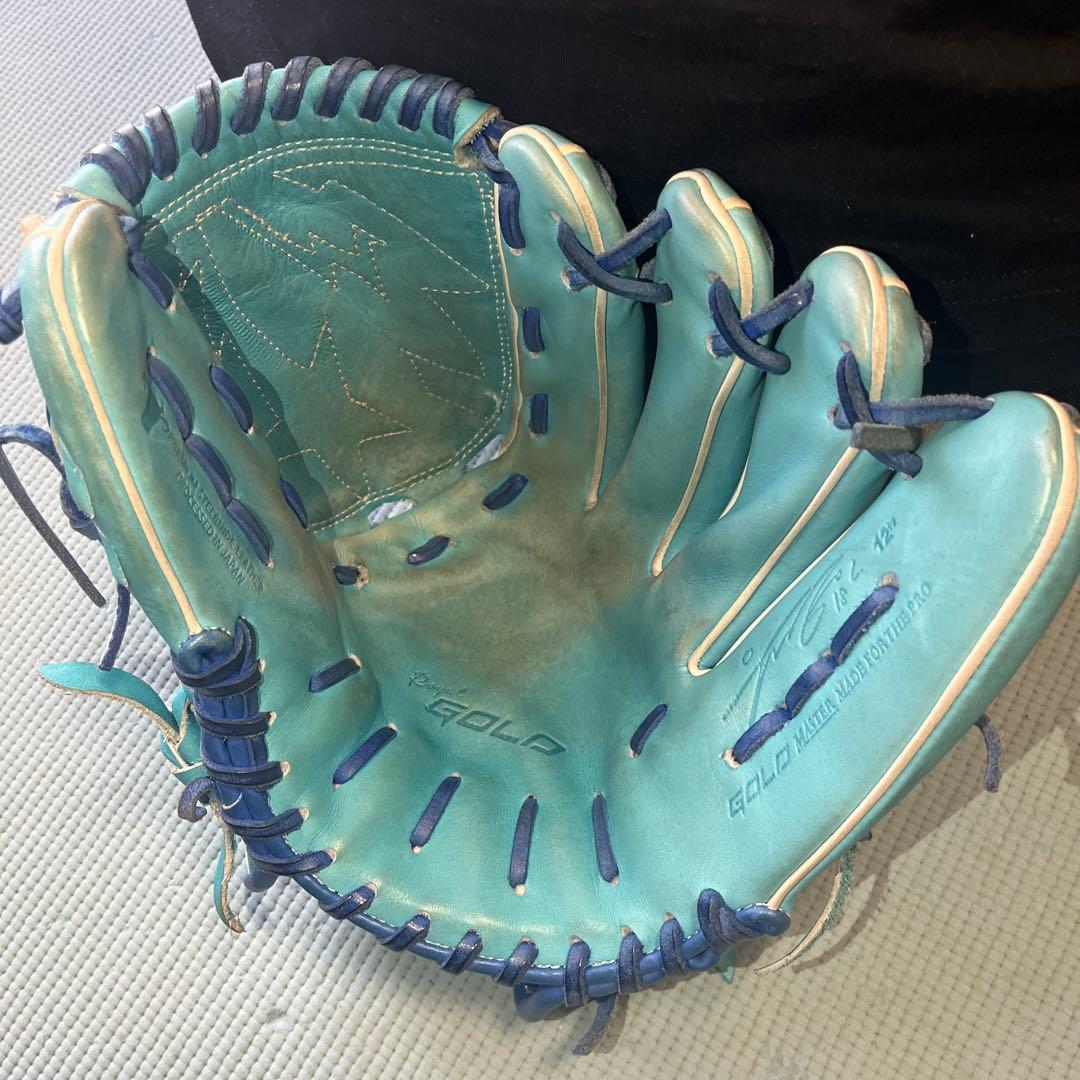 硬式投手用グローブ