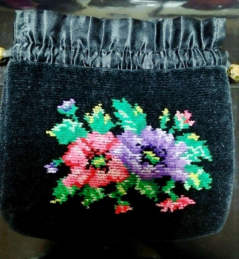 FEILERハローキティ＆花柄 タオルハンカチとポーチ セット