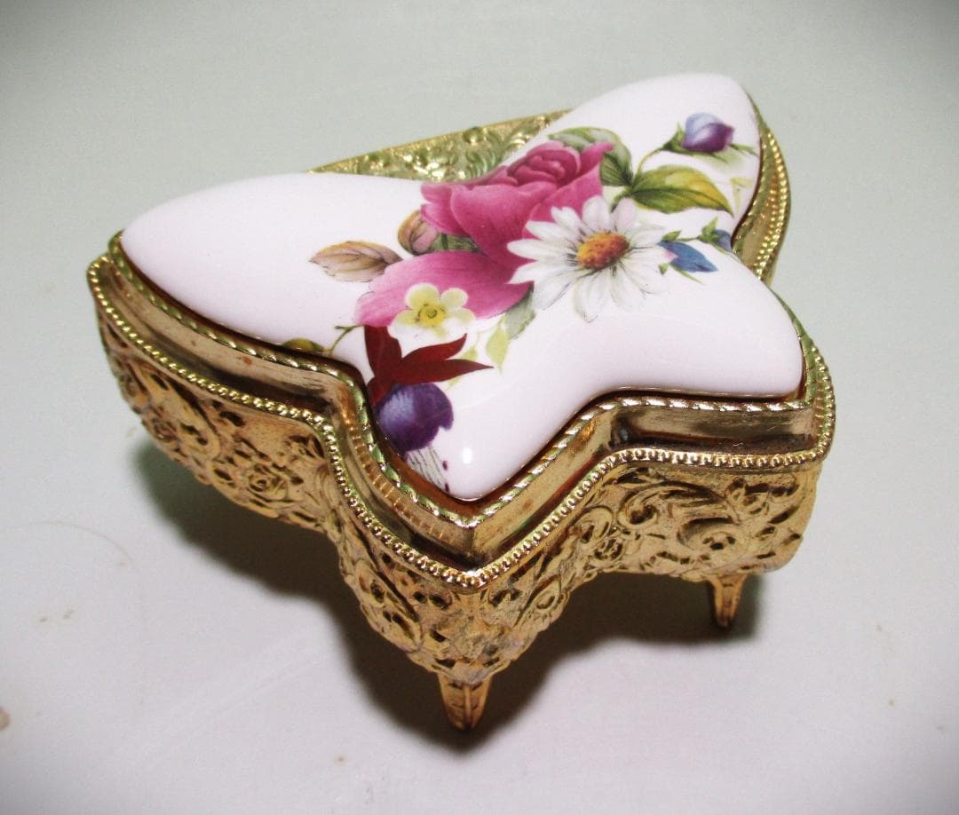 ★新品保管品　ロココ調　小物入れ　アンティーク調　ジュエリーケース★