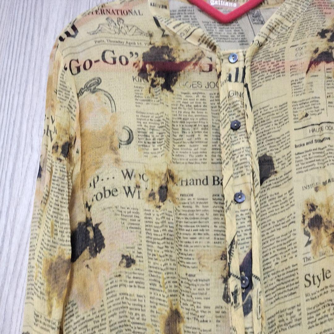 ジョン・ガリアーノ　ニュースペーパー柄シャツ