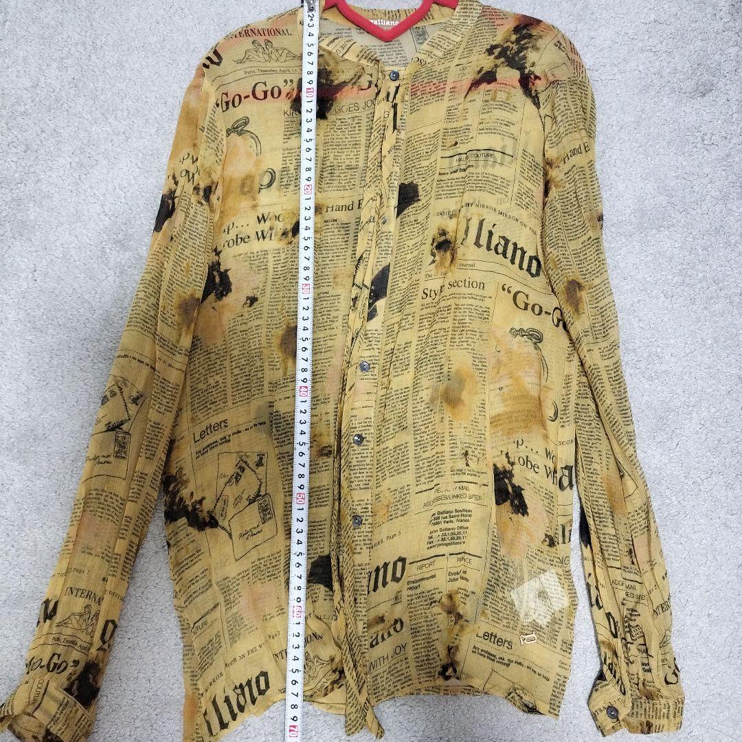 ジョン・ガリアーノ　ニュースペーパー柄シャツ