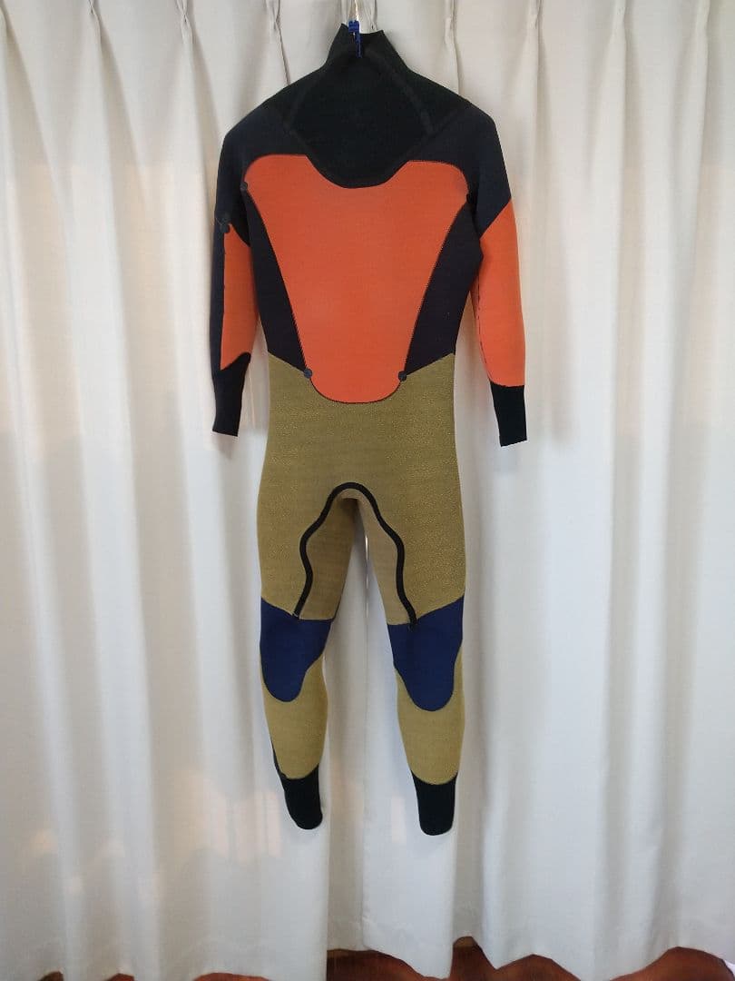 【更に最終値下げ】アックス セミドライウェットスーツ FCSのグローブおまけ付