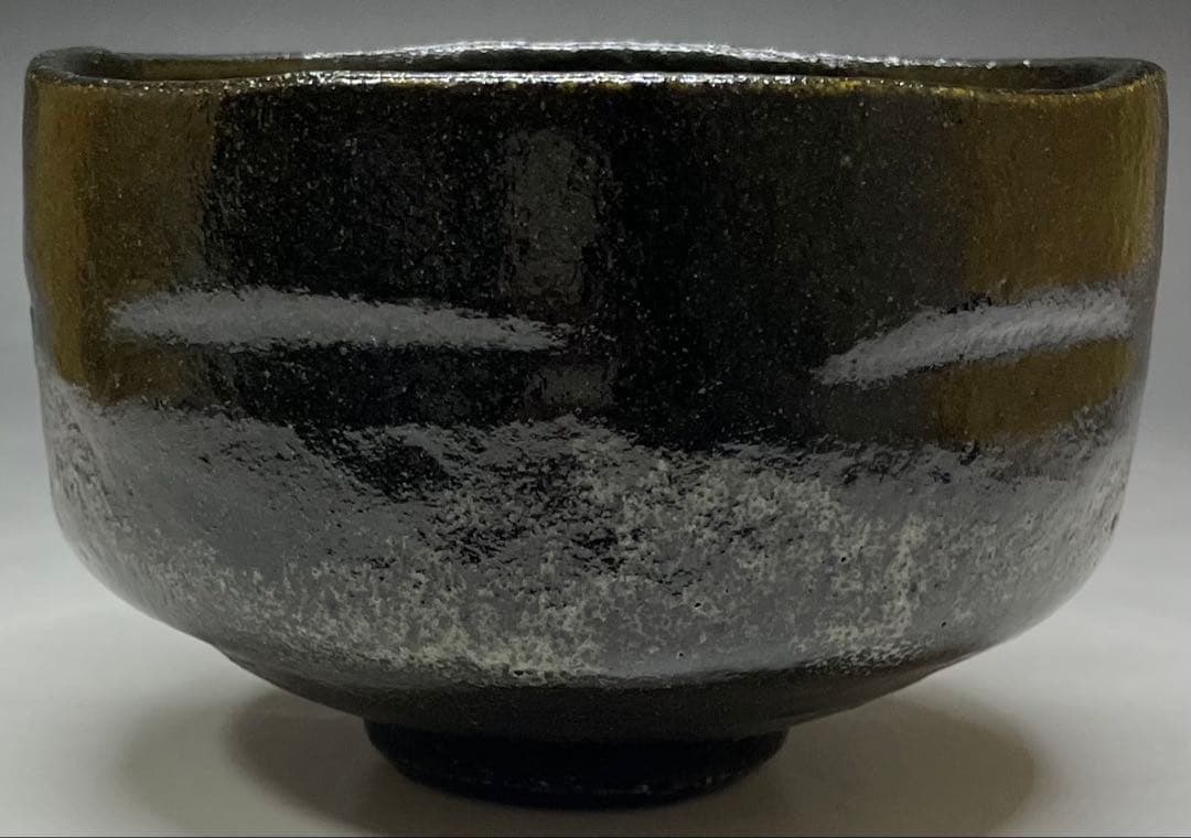 五代　楽吉左衛門　宗入　黒茶碗　共箱(四方桟盛蓋) 　仕覆　共布　e432a