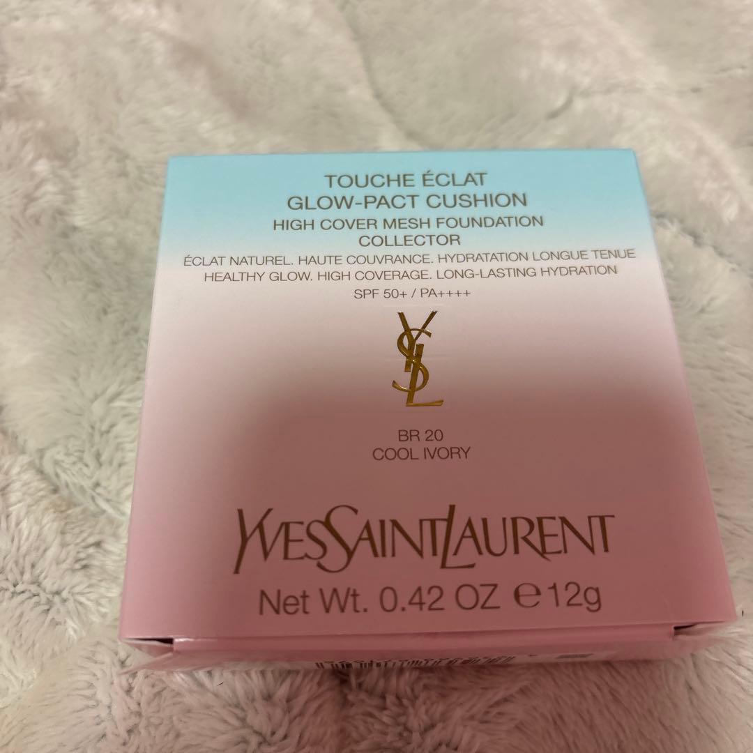 イヴサンローランTouche Éclat Glow-Pact Cushion