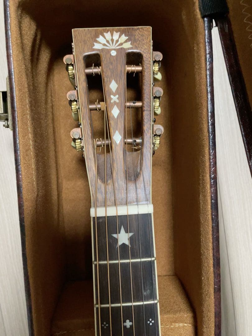 Washburn アコースティックギター ハードケース付き　つるの剛士サイン入り