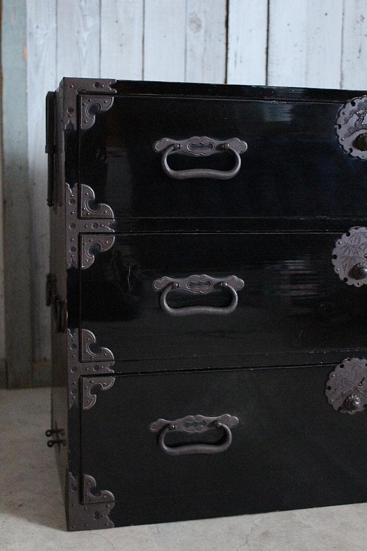 綺麗な丸金具庄内箪笥　3段　中桐　タンス　収納　古家具　古民家　時代家具