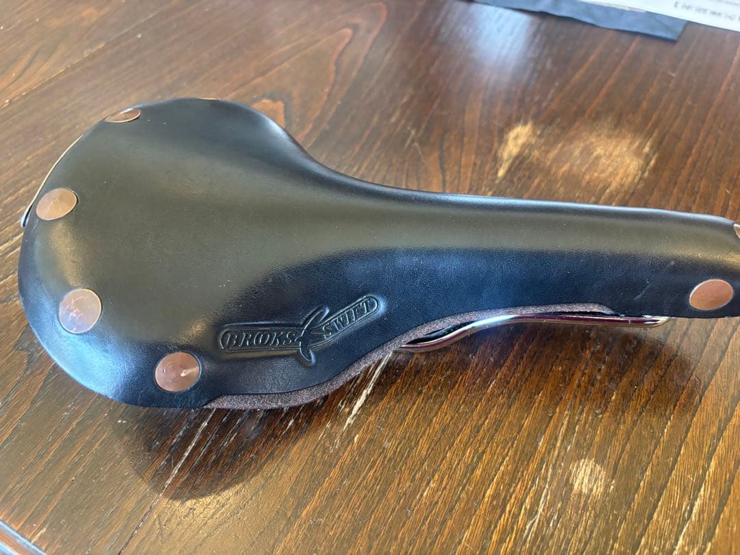 BROOKS レザーサドル 黒 銅製リベット付き SWIFT Chrome