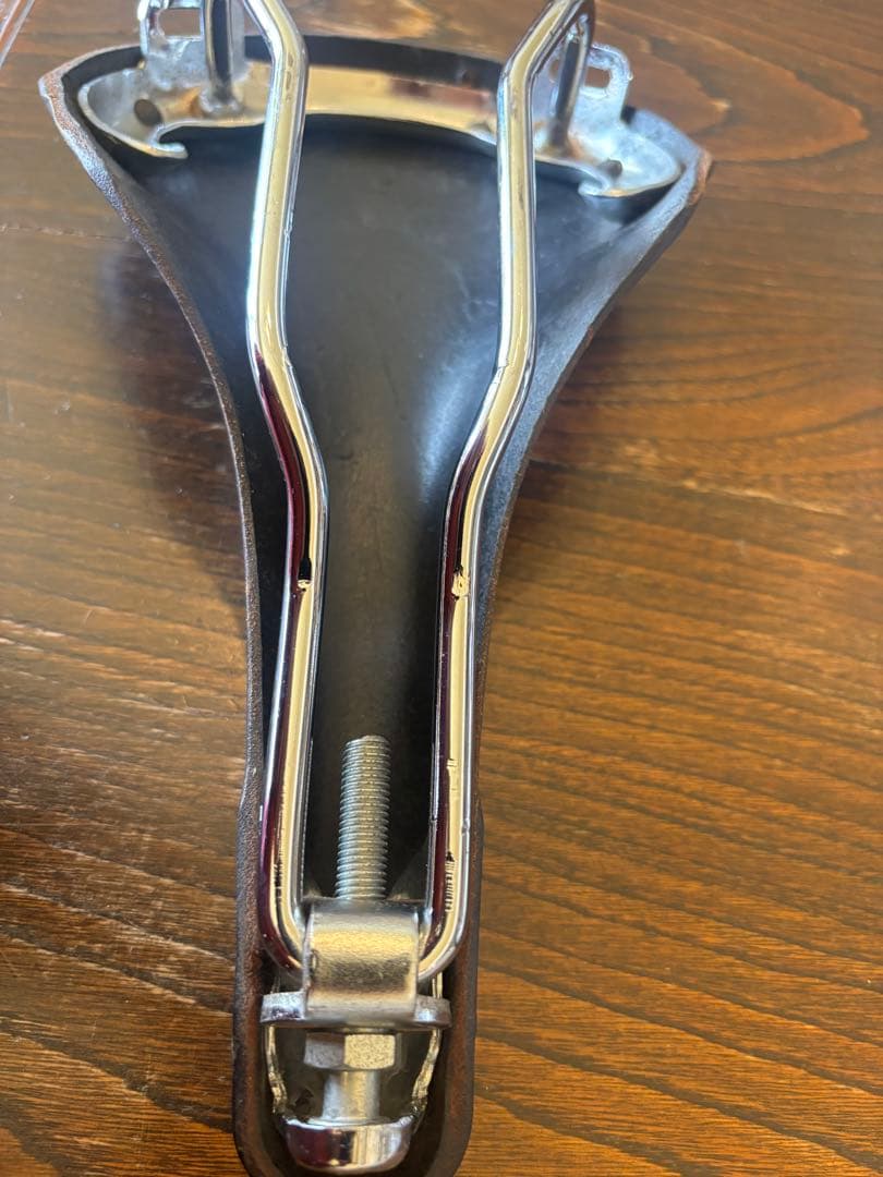 BROOKS レザーサドル 黒 銅製リベット付き SWIFT Chrome