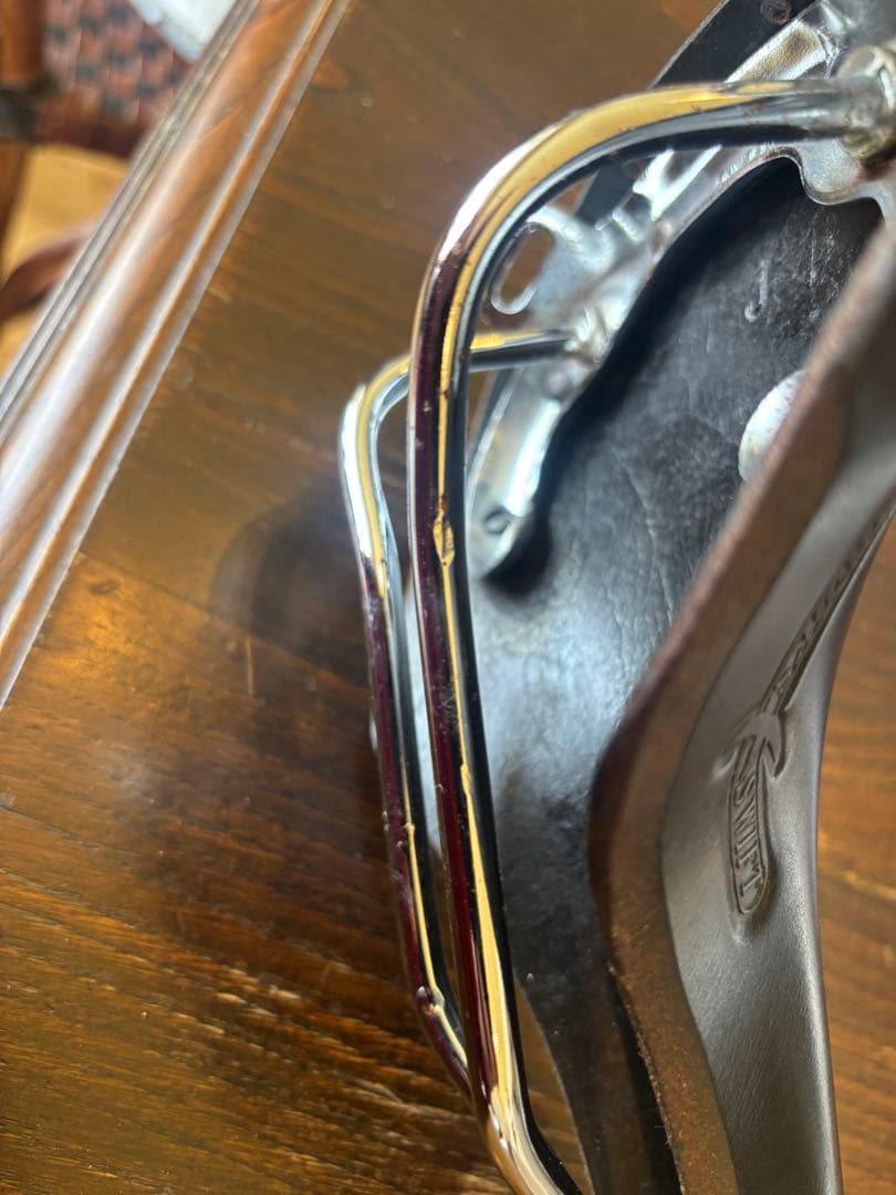 BROOKS レザーサドル 黒 銅製リベット付き SWIFT Chrome