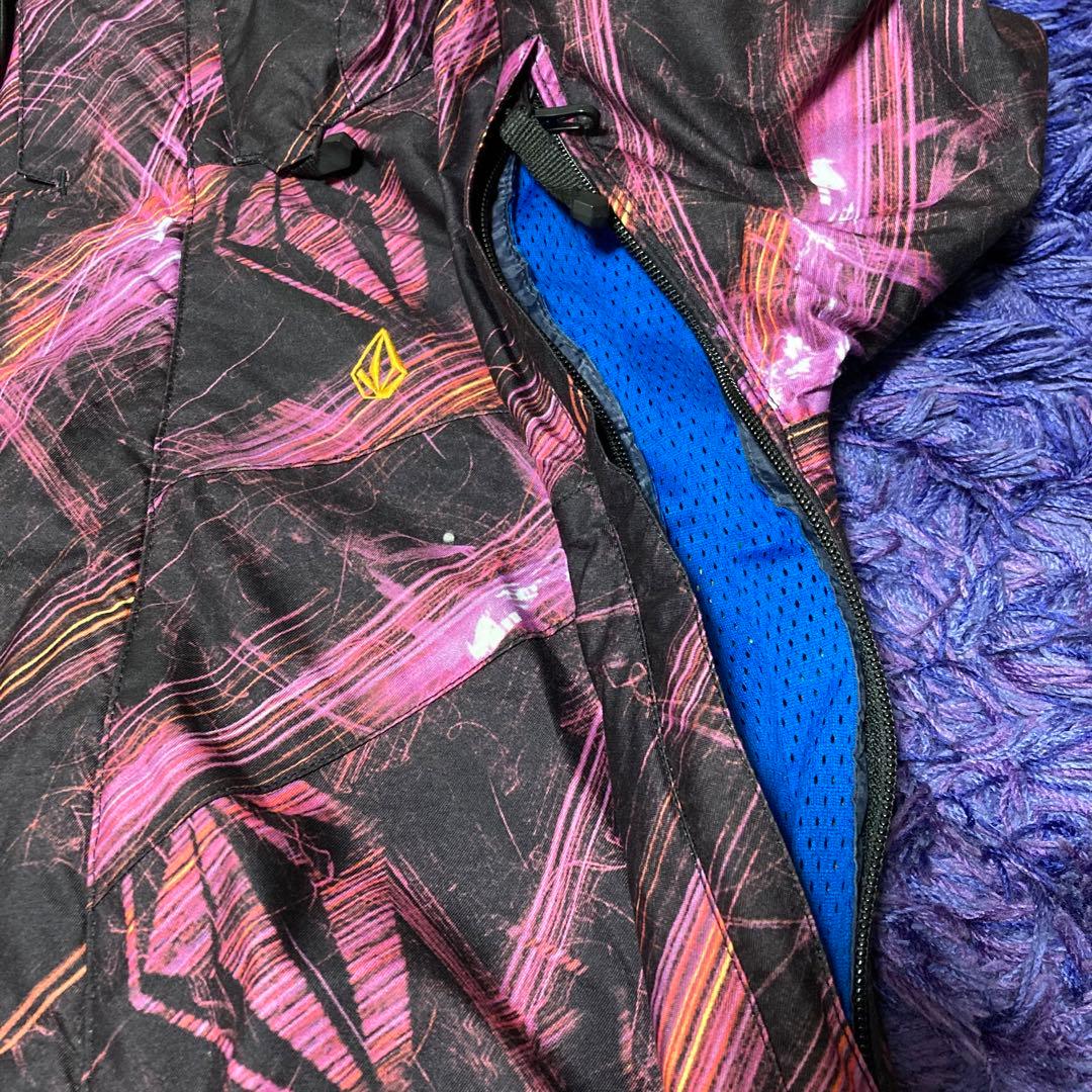 ☆volcom ウェア レディースジャケット usSサイズ　日本M 送料込み