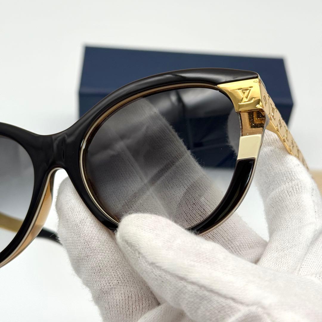 美品 ルイヴィトン サングラス LV プティ スプソン キャッツアイ 現行 黒