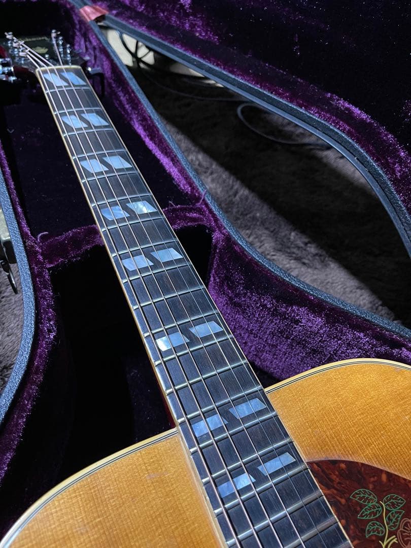 GIBSON DOVE 70年代初期製のヴィンテージ